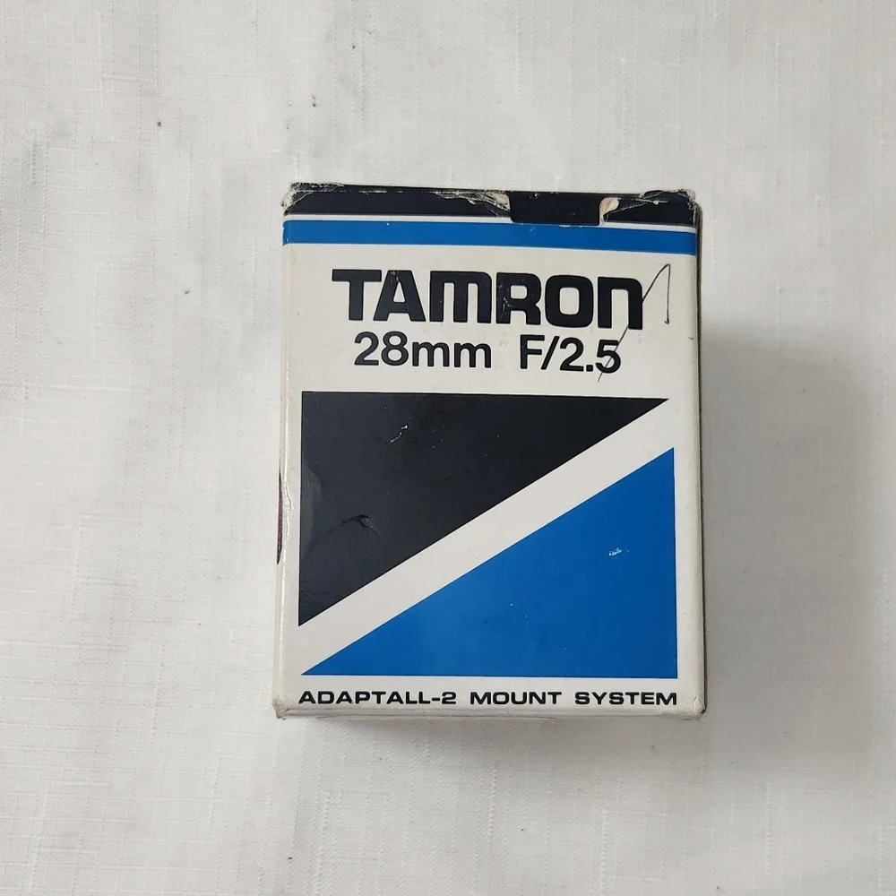 TAMRON 28mm F2.5 BBAR ADAPTALL 02B MANUAL FOCUS WIDE ANGLE LENS & Fd Adapter